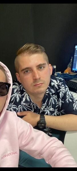 ,   Martin, 28 ,     , c 