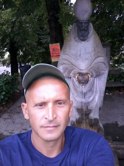  Borgo Tossignano,   Constantin, 47 ,   ,   , c 