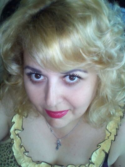  ,   Mila, 44 ,  