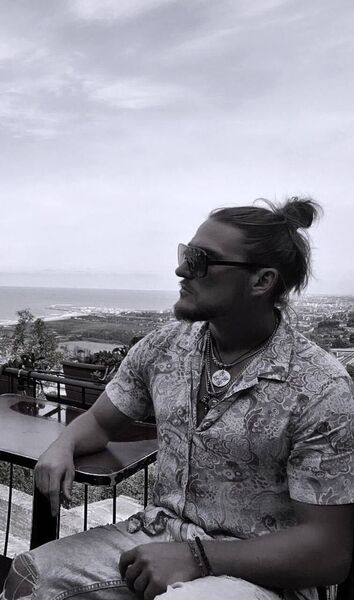  ,   Leonid, 27 ,   ,   