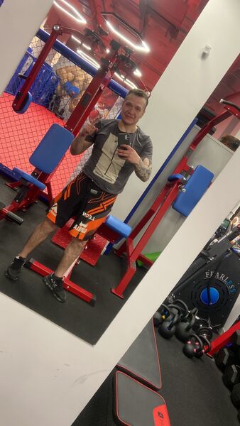  ,   Anton, 37 ,   ,   