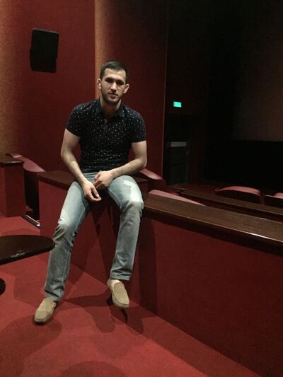  ,   Leon, 33 ,   ,   , c 