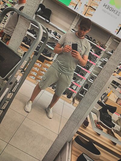  --,   Daniel, 28 ,   ,   , c 