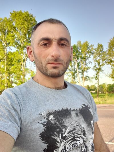  ,   Marsel, 42 ,   ,   