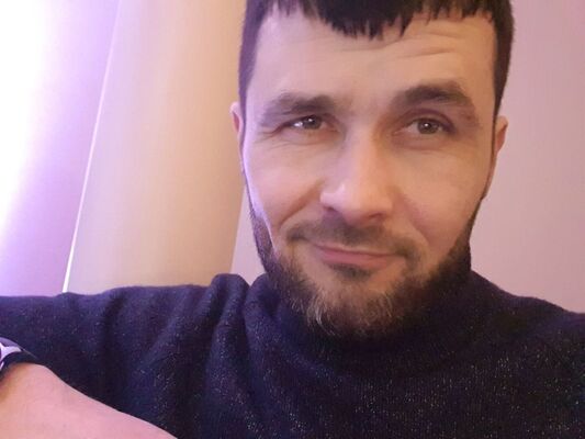  ,   Vladyslav, 40 ,   ,   