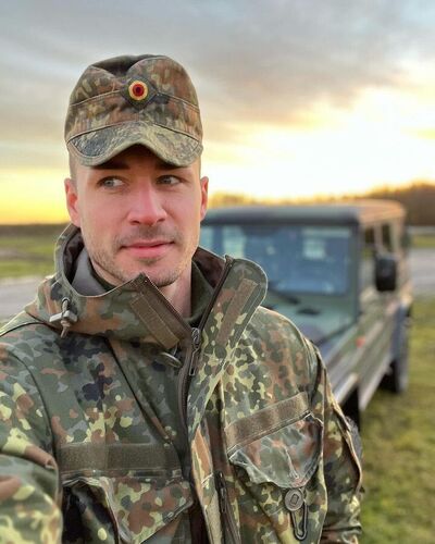  ,   Bruno, 42 ,     , c 