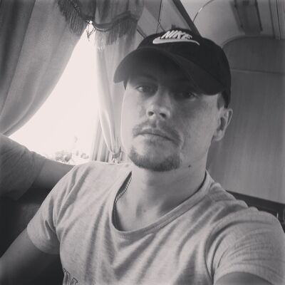  ,   Artur, 37 ,   ,   , c 