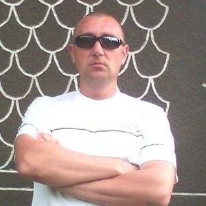  ,   Denis, 40 ,   , 