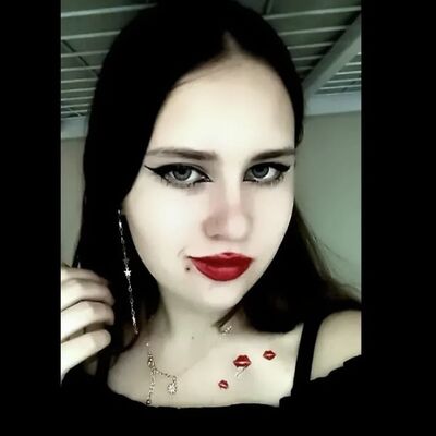  ,   Julia, 19 ,   ,   , 