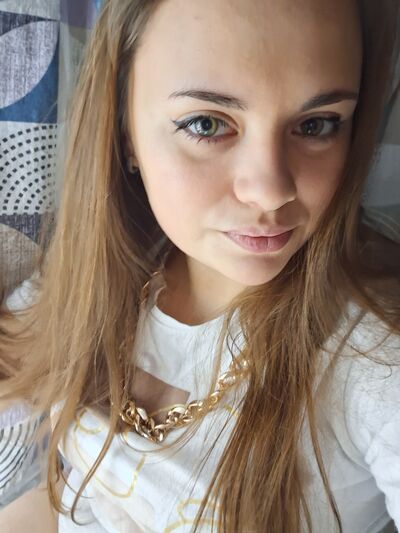  ,   Aleksandra, 22 ,   