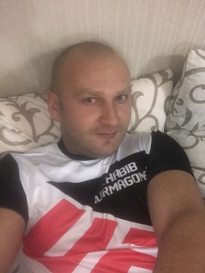  ,   Vadim, 40 ,   