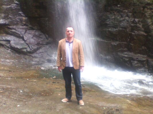  ,   Gio, 42 ,   