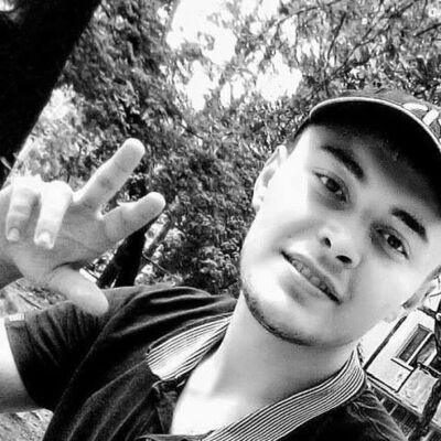  ,   Andrei, 32 ,  