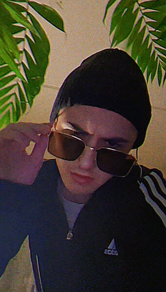  ,   Erik, 22 ,   ,   