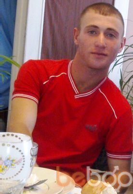  ,   Emil, 32 ,   