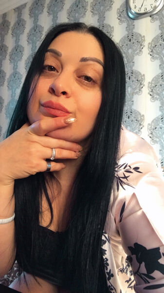  ,   Monika, 42 ,   c 