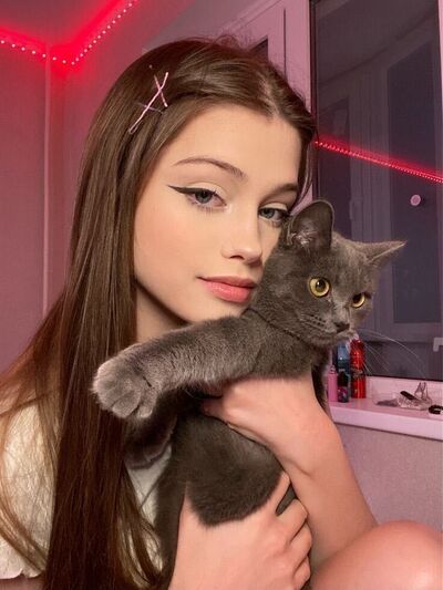  Acala del Rio,   Lina, 20 ,   ,   