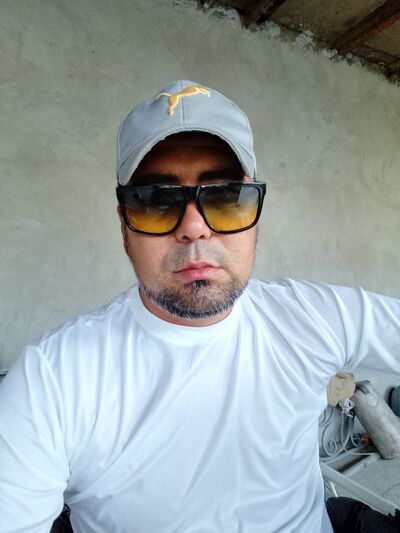  -,   Zuhrabjon, 42 ,   c 