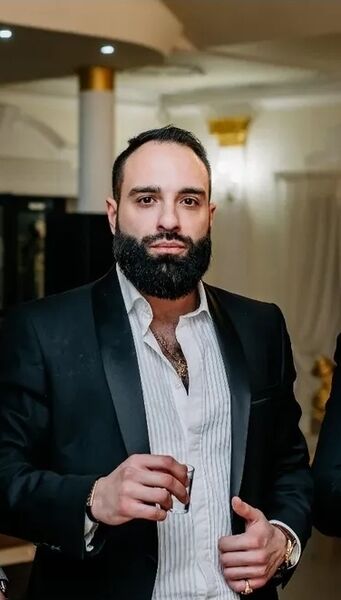  ,   Artur, 35 ,   ,   , c , 