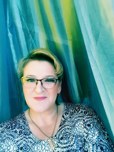  ,   Julia, 57 ,     , 