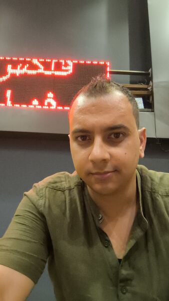  ,   Adel, 32 ,   ,   