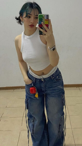  ,   Nezrin, 25 ,   ,   