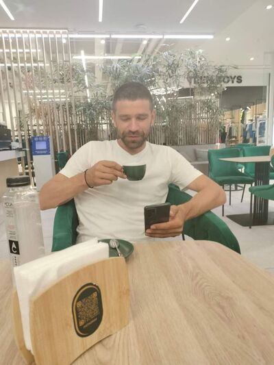  ,   Victor, 36 ,   ,   