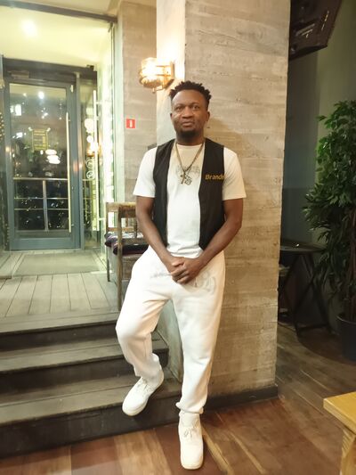  ,   PRINCE, 37 ,   c 