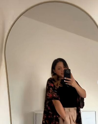  ,   Sophia, 25 ,   ,   