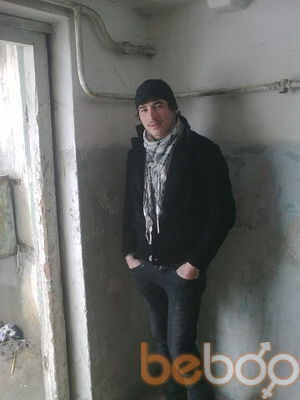  ,   MURAD TJ, 33 ,   