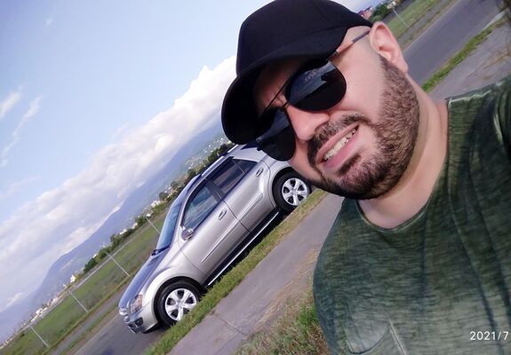  ,   Gio, 35 ,  