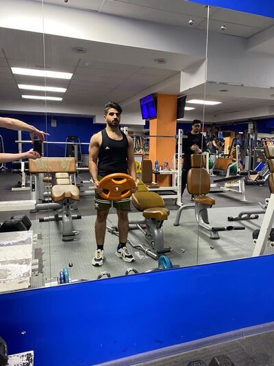  ,   Waleed, 24 ,   ,   , c , 