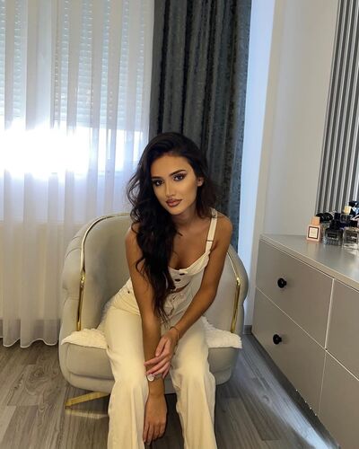  ,   Mila, 40 ,   ,   