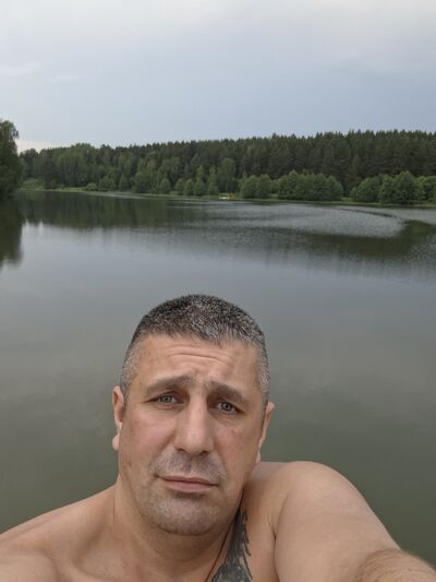  ,   Andrej, 40 ,   ,   