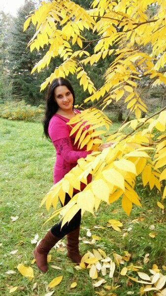  ,   Elena, 32 ,  