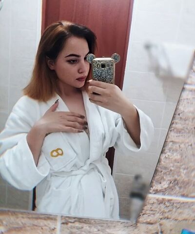  ,   Arina, 27 ,   ,   , c , 