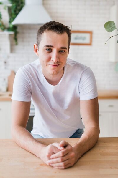  ,   Alex, 33 ,   ,   