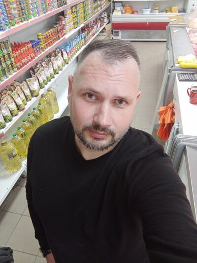  ,   Vik, 41 ,   ,   