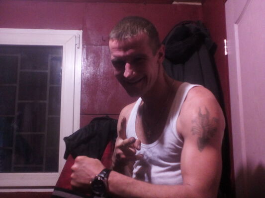 ,   Pasha, 44 ,  