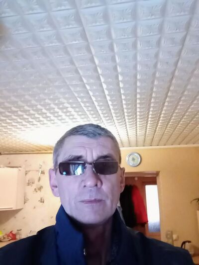  ,   Viktor, 45 ,   ,   