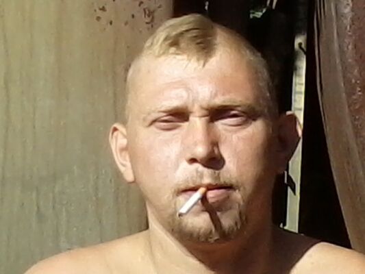  ,   Viktor, 39 ,   