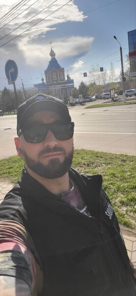  --,   Artyom, 31 ,   ,   