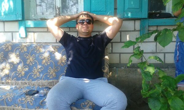  ,   Alex, 37 ,   
