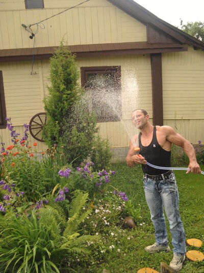  ,   Aleks west, 48 ,     , c 