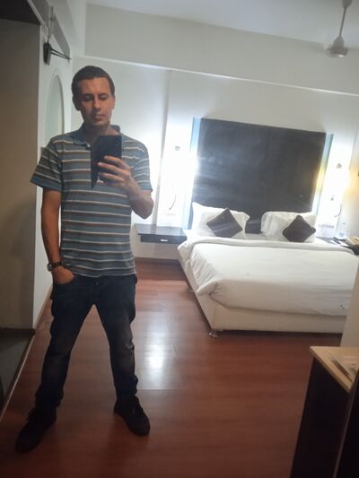  ,   Eduard, 32 ,   ,   