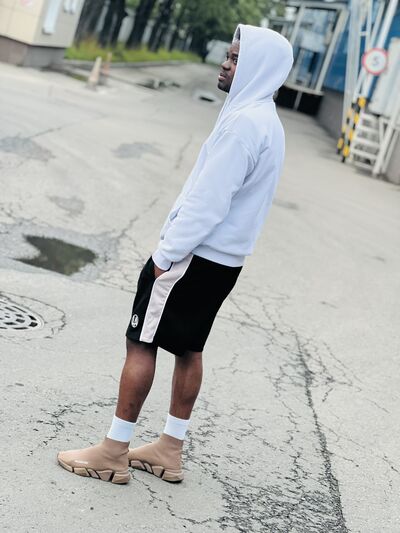  ,   Adoeyi, 28 ,   ,   