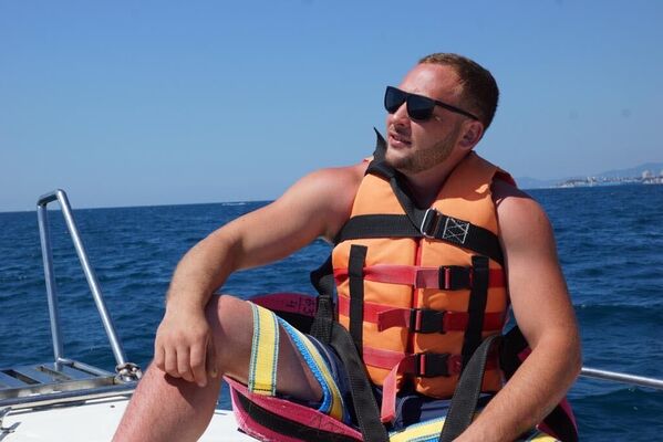  ,   Oleg, 37 ,   