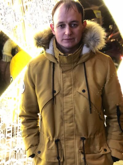 ,   Alex, 37 ,   