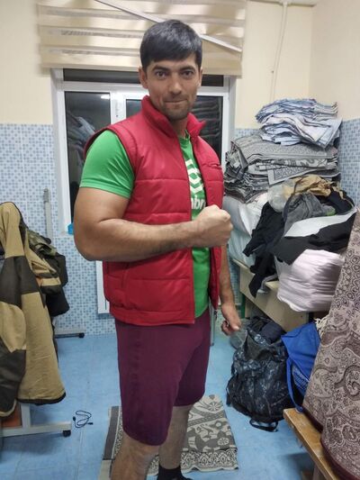  ,   Feruz, 32 ,   c 