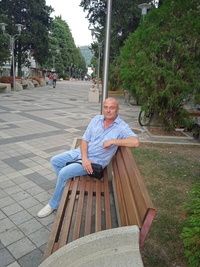  --,   , 52 ,   c 